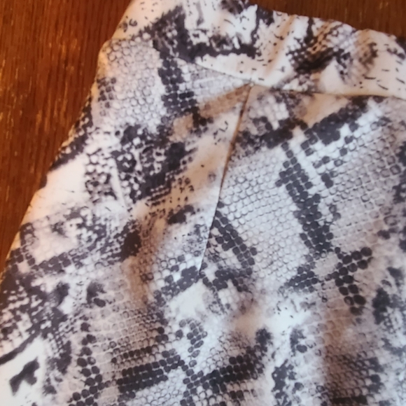 Snake Leggings - Picture 5 of 8